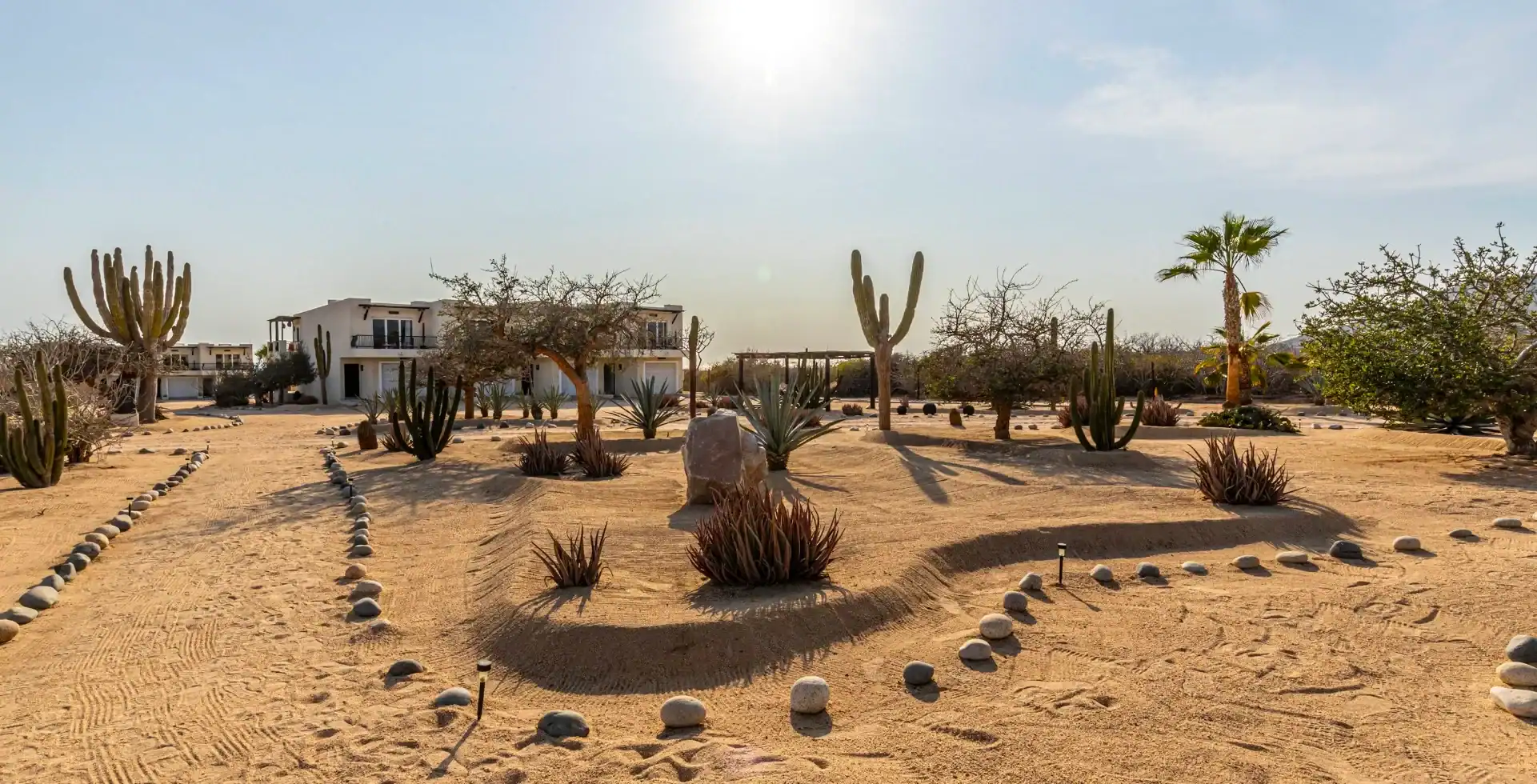 Prana Del Mar grounds